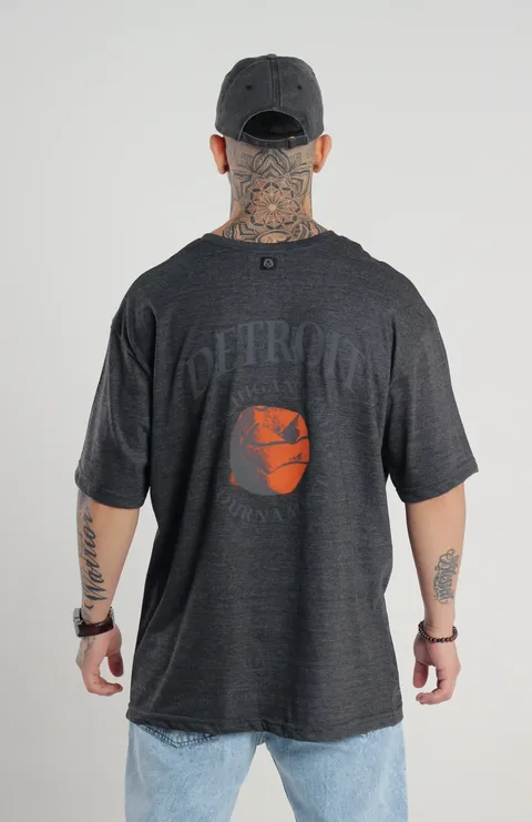 Remera Over Detroit, vista 3