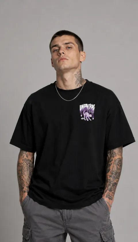 Remera Over Uncontrol, vista 2