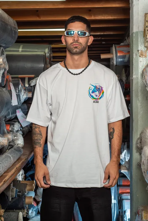 Remera Over Unicorn, vista 2